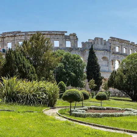 Bozac By Interhome Apartment Pula