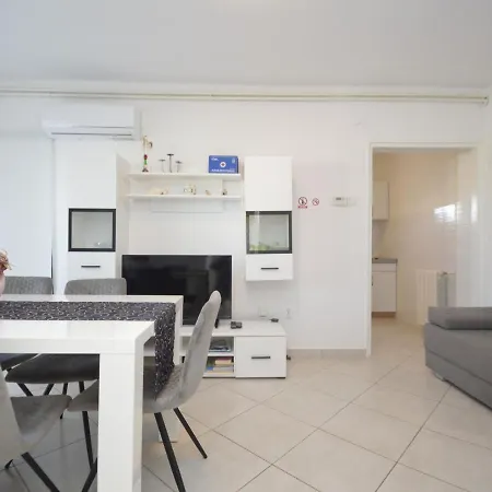 Apartment Bozac - Pul480 By Interhome