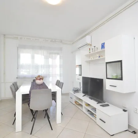 Apartment Bozac - Pul480 By Interhome Pula